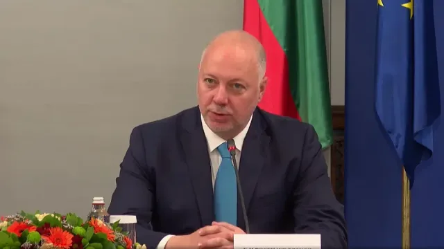 Кабинетът с извънреден ход след протестите