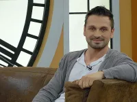 Александър Сано става водещ на ново риалити