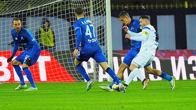 Левски реже алжирци за основен играч