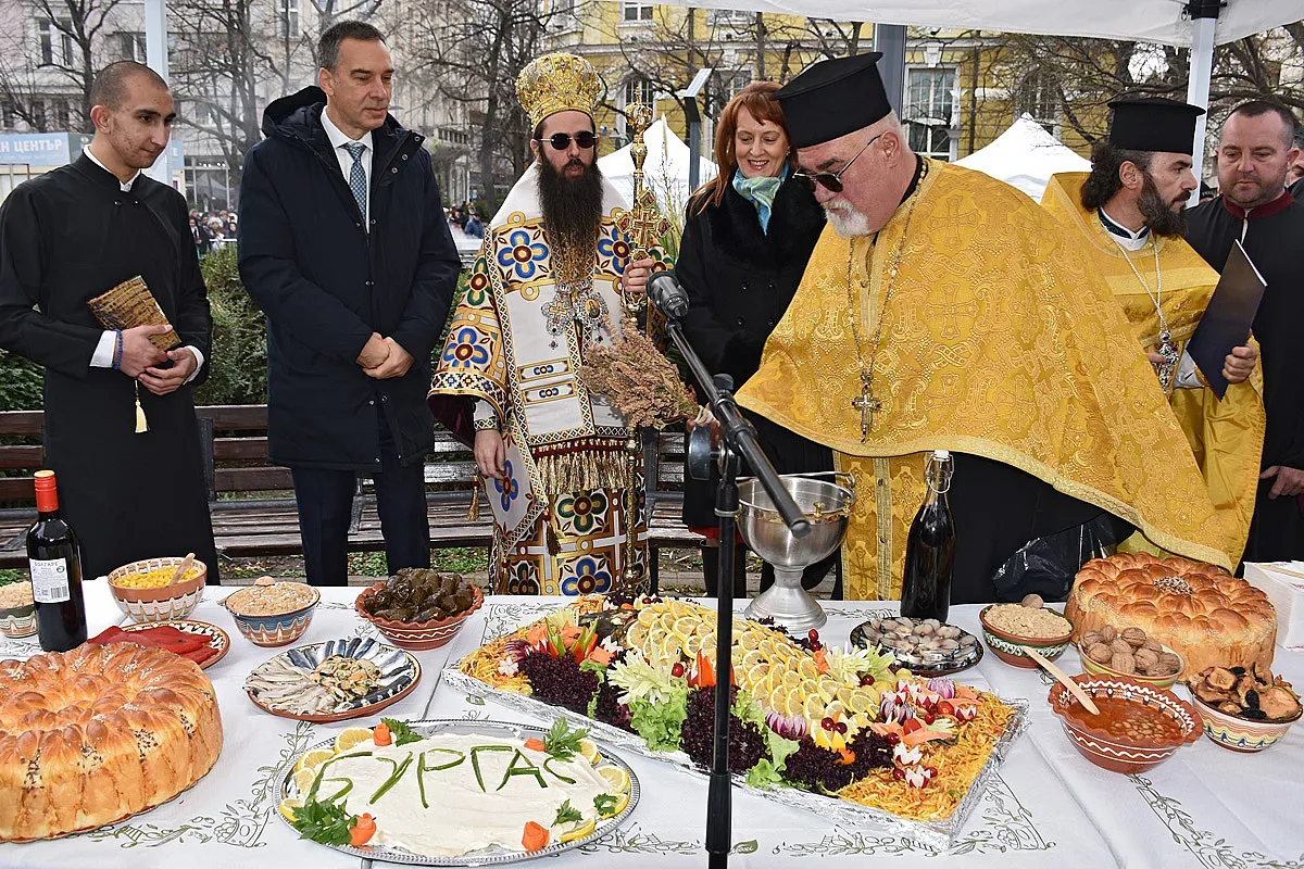 РИМ – Бургас с вход свободен по случай Никулден