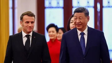 Макрон пристигна в Пекин и изненада Си Цзинпин. Какво поиска