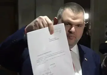 Пеевски закова Мирчев: 9 месеца бяха с ДПС и всеки ден бяха в кабинета ми СНИМКИ и ВИДЕО