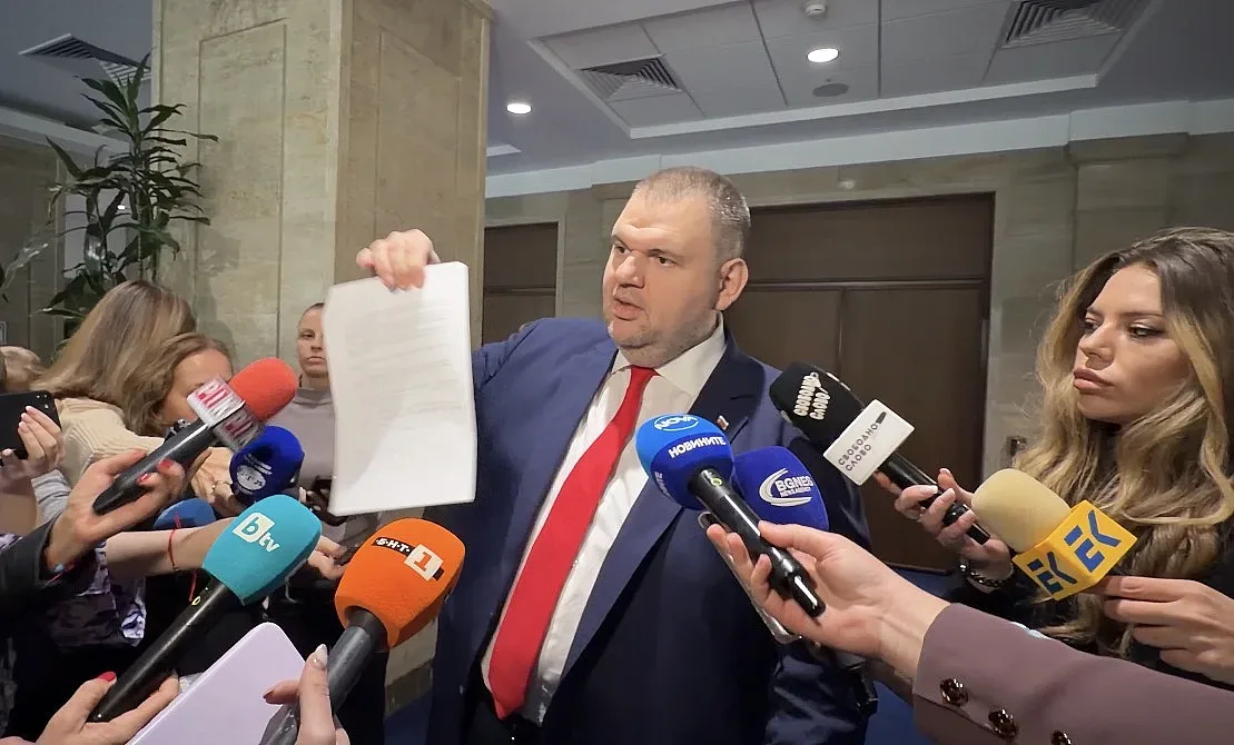 Пеевски закова Мирчев: 9 месеца бяха с ДПС и всеки ден бяха в кабинета ми СНИМКИ и ВИДЕО