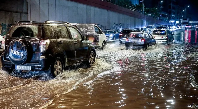 Гърция под вода! Байрон парализира цели области и застрашава животи