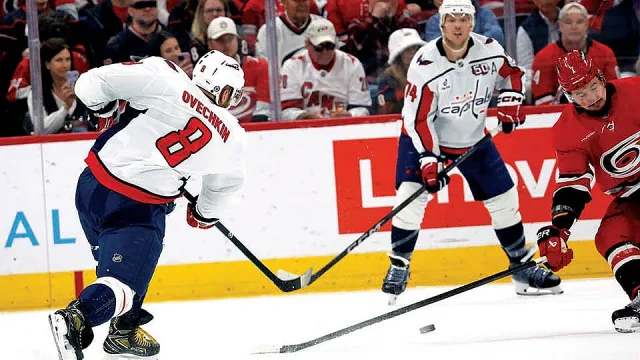 Овечкин като Роналдо - гони 1000 гола