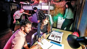 Войната в офиса! Черната овца, която проваля екипа