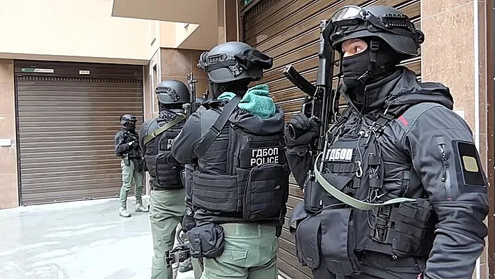 9 града у нас почерняха от полиция! Обиски наред /СНИМКИ/