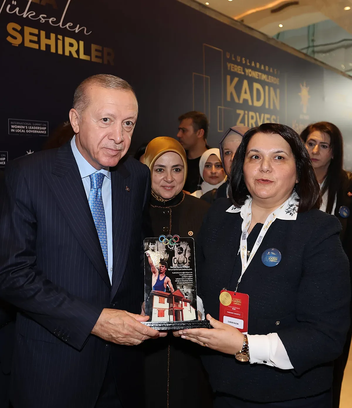 Кметът на Момчилград връчи плакет на Ердоган 