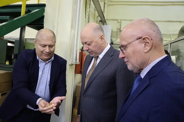 Премиерът влезе на най-пазеното място и каза: "Готови сме!"