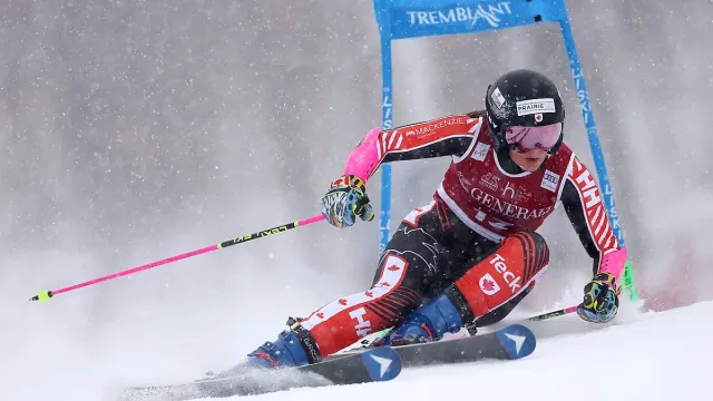 Алис Робинсън отново доминира в гигантския слалом