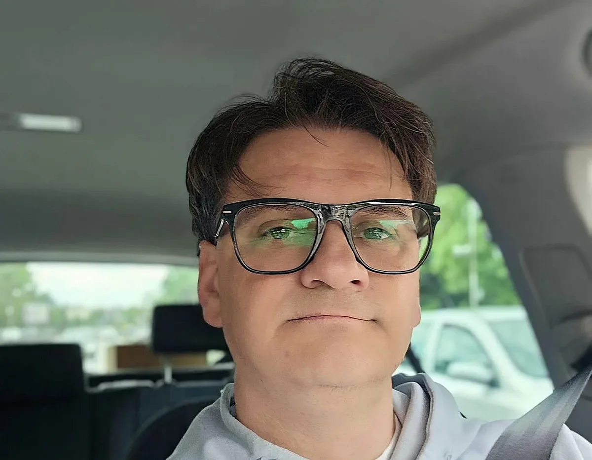 Едва не пребиха Мариан Бачев в центъра на София