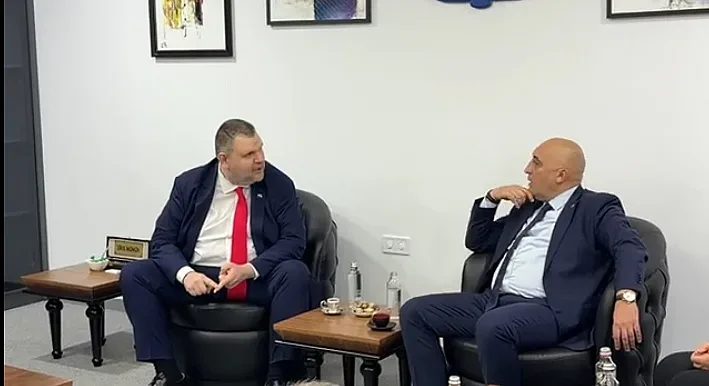 Пеевски пред актива в Кърджали: Утре по мирен начин ще изразим нашата воля за една мирна и спокойна България!  /ВИДЕО/