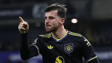 Ман Ю размаза последния във Висшата лига