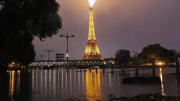 Легендарен френски клуб отваря врати