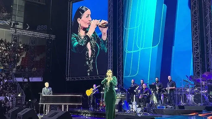 Златни подаръци за юбилея на Софи Маринова /СНИМКИ/