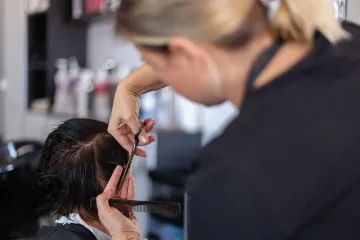 Нови изисквания за фризьорите. Ще скочат ли цените?