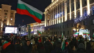 Вече текат арести на криминални типове на протеста /ОБНОВЕНА/
