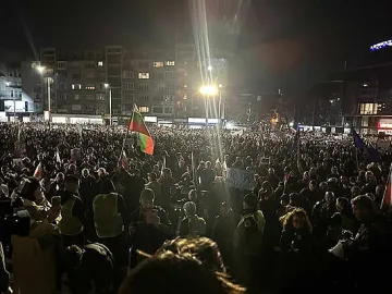 Скандал. Революционерите в Пловдив се сдърпаха