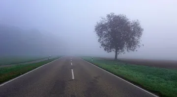 Мъгливо начало на деня, слънце в западните райони