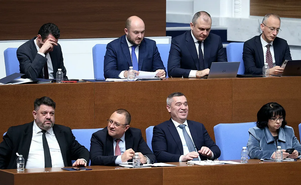 Депутатите решават днес съдбата на правителството на Желязков