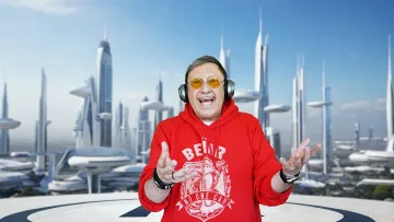 Максим Бехар на 70. Българският глас на световните комуникации