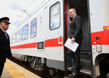 БДЖ с важна промяна за влаковете. Пътуваме по-малко