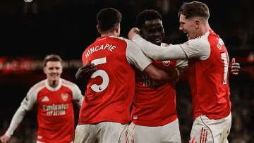 Арсенал оцеля срещу последния с два автогола