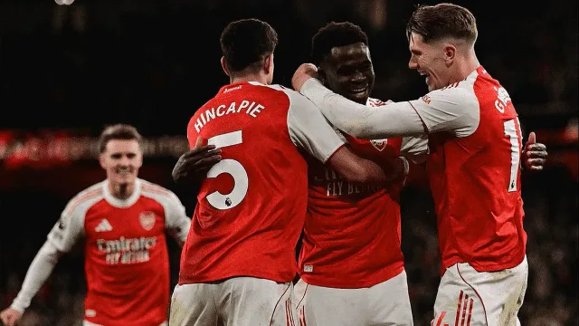 Арсенал оцеля срещу последния с два автогола