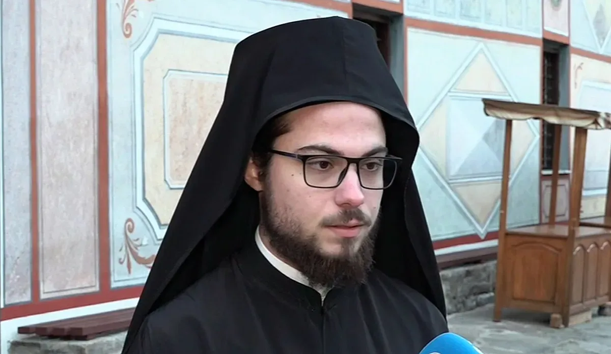 Нагли престъпници посегнаха на българска света обител