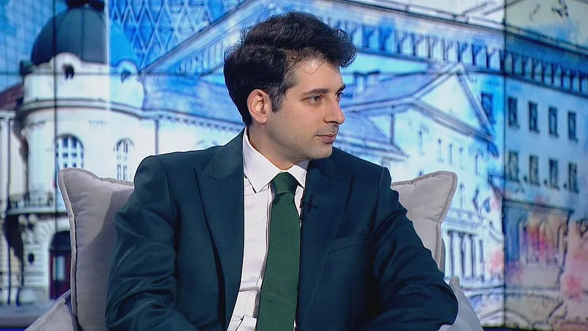 Пеканов видя първата заплаха за Радев след падането на кабинета