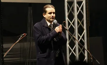 ПП-ДБ се молят на Радев за избори по топло, искат машини