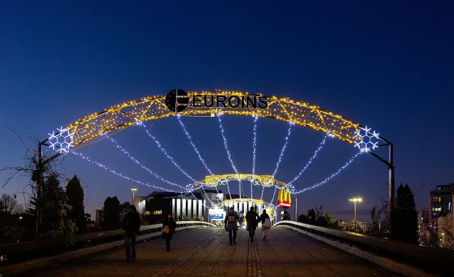 Електрохолд, Евроинс и Dongfeng допринасят за празничното настроение в столицата