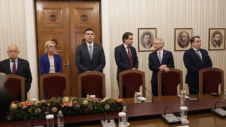 Радев иска от ПП обяснение за репликата "Ала-бала през президента"