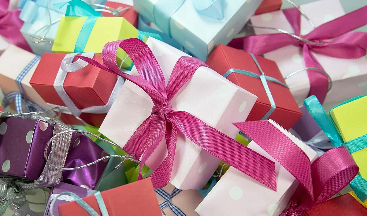 Коледни обичаи в България: Разходите за храна растат, а подаръците изчезват