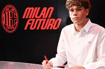 Сензационно: Българин в групата на Милан за Суперкупата