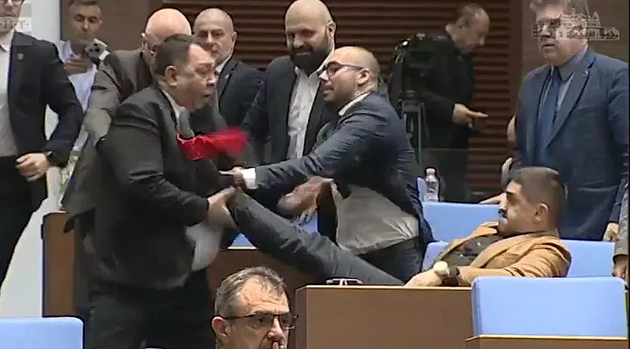 Бой в парламента! Радостин Василев рита депутат