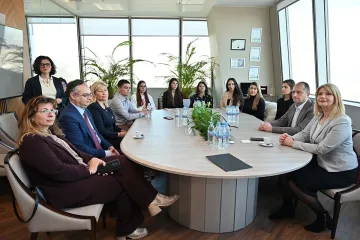 Българска транспортна компания отличи новото поколение таланти на УНСС