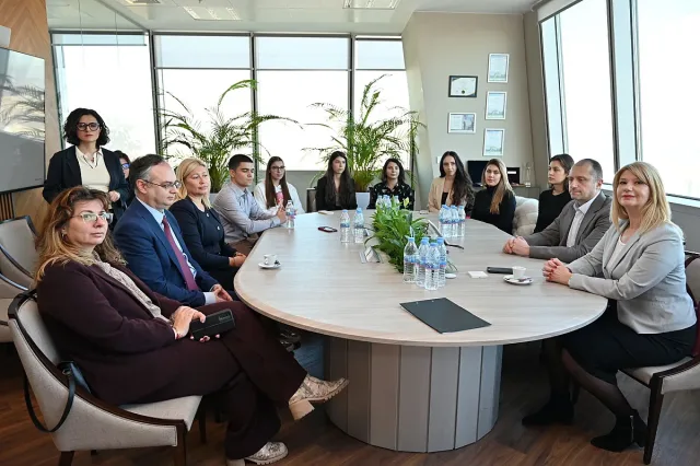 Българска транспортна компания отличи новото поколение таланти на УНСС