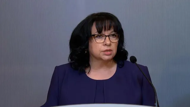 Петкова: Правителството в оставка предлага удължителен закон за бюджета