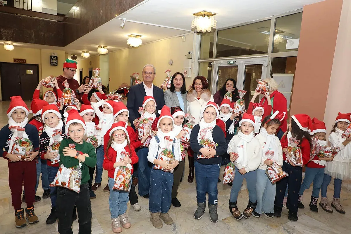  Малки коледари наричаха за здраве и благодат в Община Стара Загора