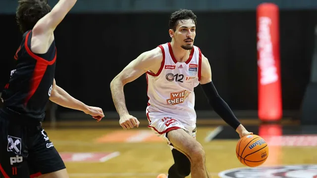 Младенов поведе Виена Баскет към разгром в Австрия