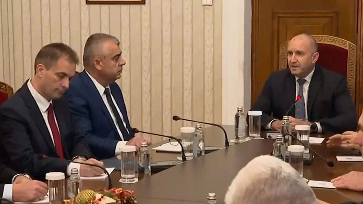 Дерибеите изненадаха Радев! Обявиха се за автори на протестите