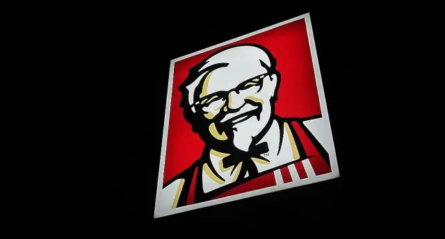 Защо японците празнуват Коледа с KFC