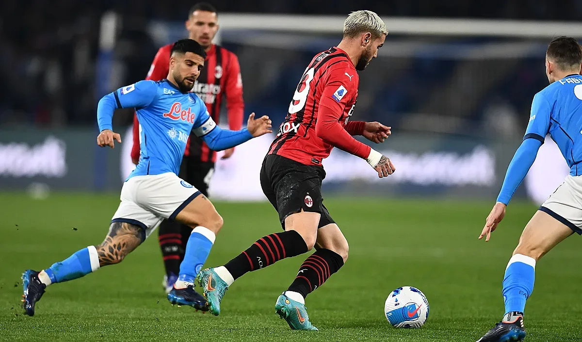 Наполи спря Милан и е първият финалист за Суперкупата на Италия