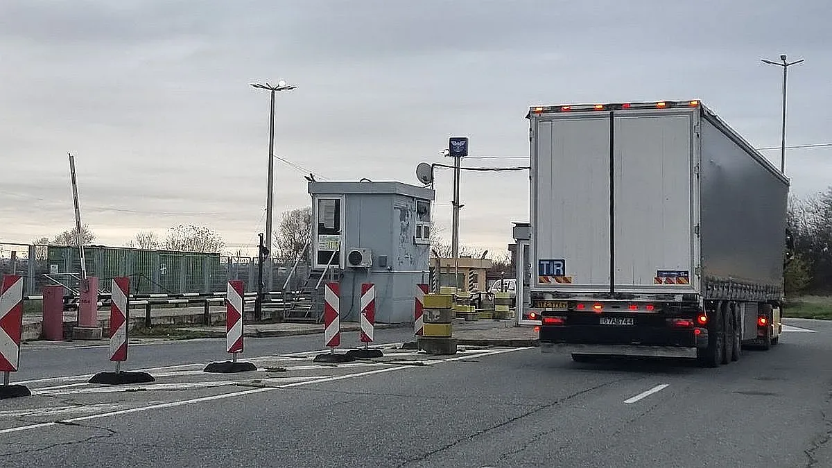 Гръцка стачка спря част от потока към южната ни съседка