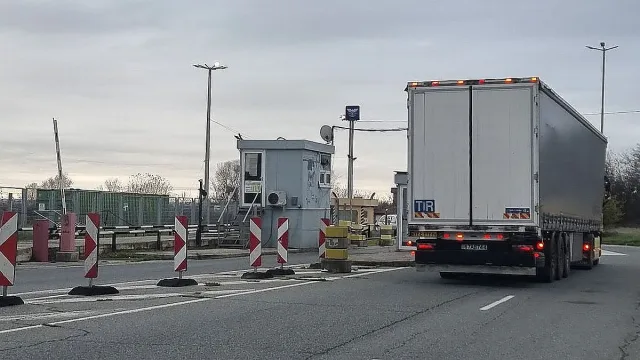 Гръцка стачка спря част от потока към южната ни съседка