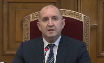 Извънредно! Радев обяви кога връчва първия мандат