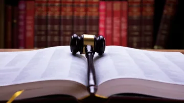 Съдът разреши строежи на едни от най-натоварените места в град Казанлък