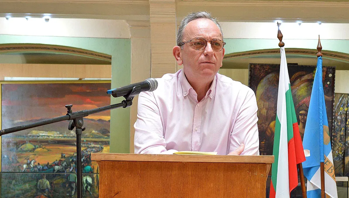 Проф. Петър Стоянович пред СТАНДАРТ: Нуждаем се от рестарт