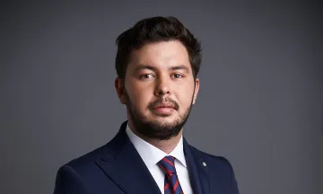 От 3-ма души и 50 хиляди до 100 милиона оборот: Как една българска соларна компания покори Балканите